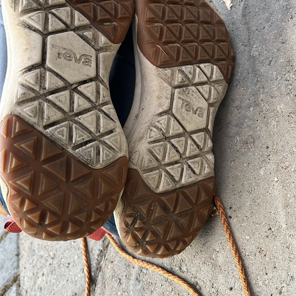 TEVA Arrowood Venture Mid Sneaker Boots - cross listed in both MEN + WOMEN - Picture 6 of 7